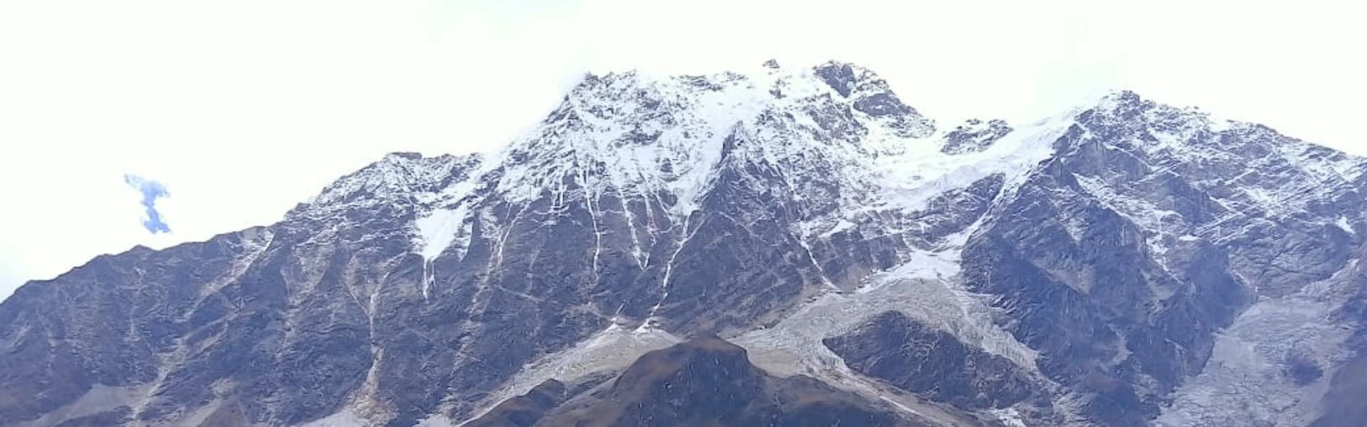 trek manaslu circuit with kids